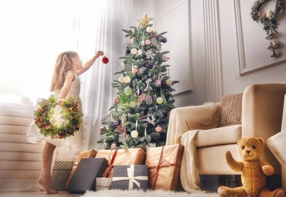 Dėmesys langams – kerinčio kalėdinio dekoro pagrindas