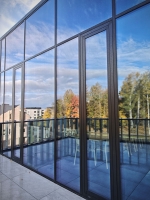 Saulės kontrolė ir komfortas MODERNAUS BIURO erdvėse