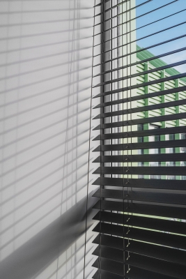 Medinės žaliuzės ofise