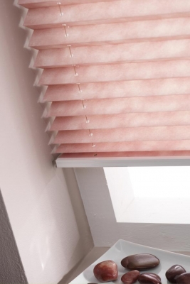 Viengubas plisuotas sudinys