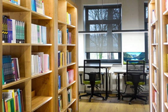 Roletas bibliotekoje