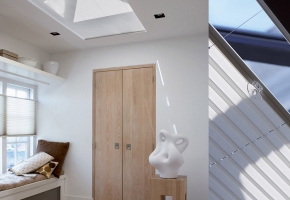 Pleated blinds for standard windows, gable windows and winter gardens, controlled by handle - type 5