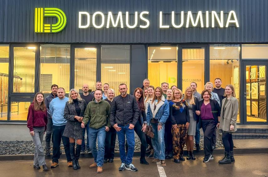 DOMUS LUMINA komanda prie salono